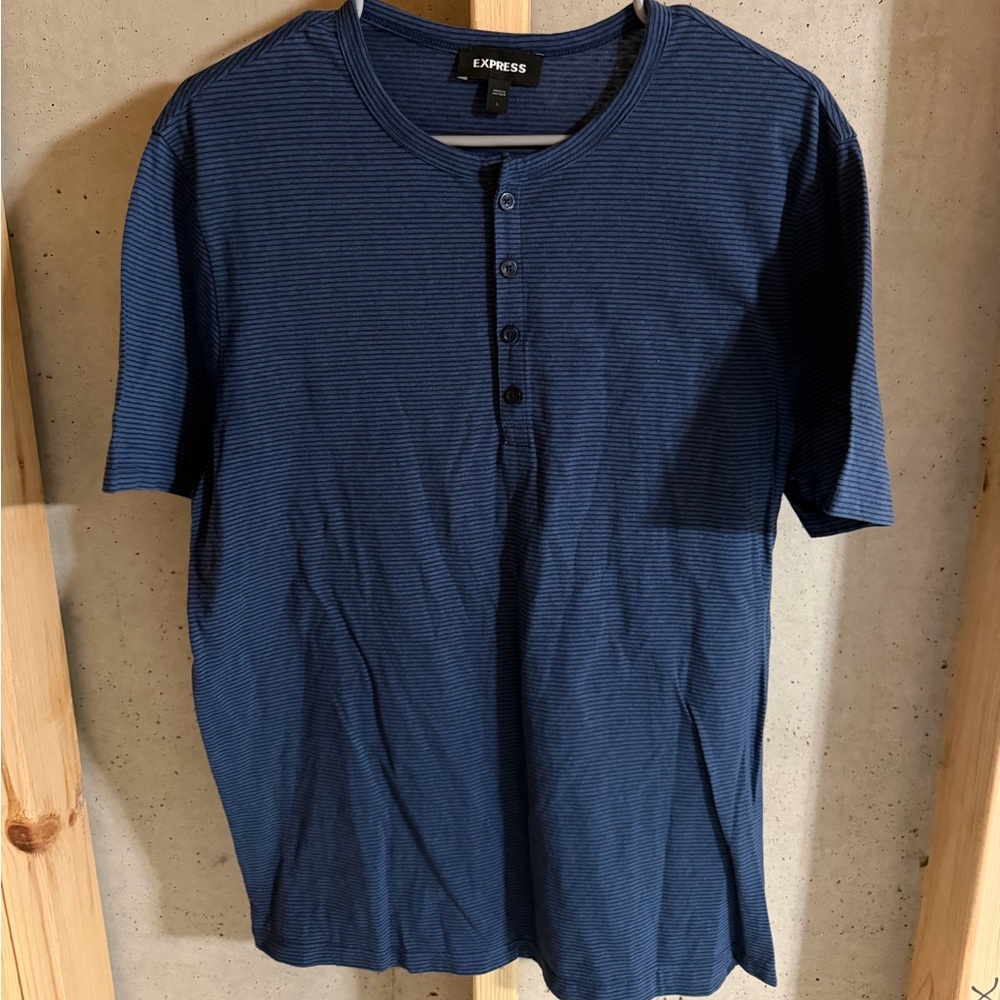 Express Men’s Short Sleeve Henley Large